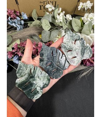 Moss Agate Monstera Leaf Carving