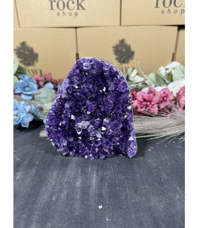Amethyst Cut Base #311, 1082gr