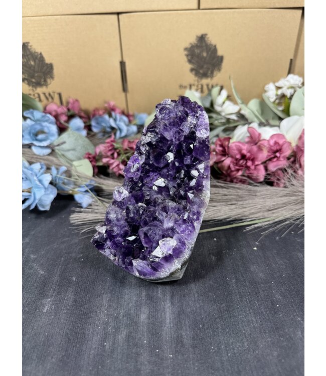 Amethyst Cut Base #335, 1010gr