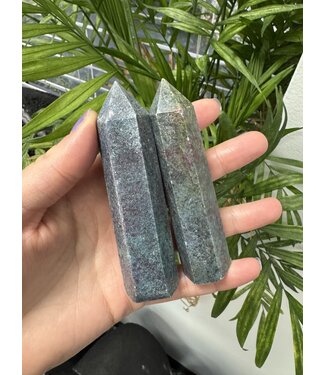 Ruby Kyanite Point, Size X-Large [100-124gr]