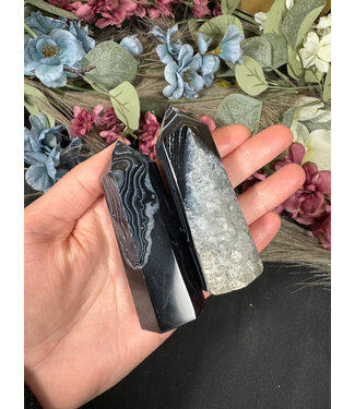 Banded Black Agate Point, Size X-Large [100-124gr]