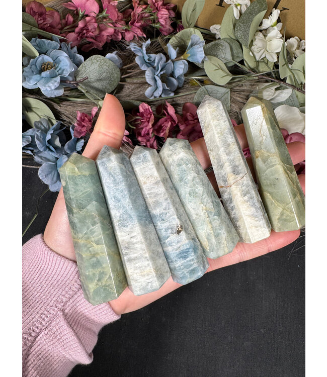 Aquamarine Point, Size Large [75-99gr]