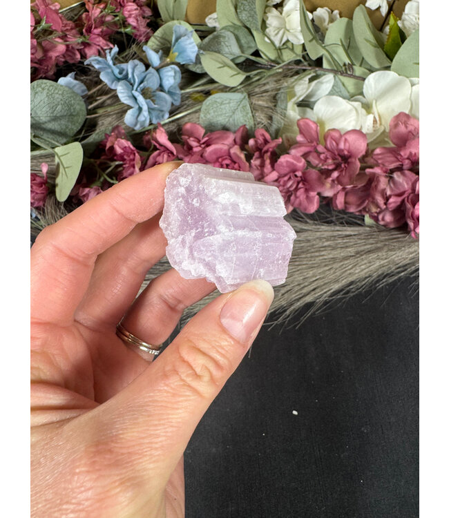 Rough Kunzite Piece #174, 62gr