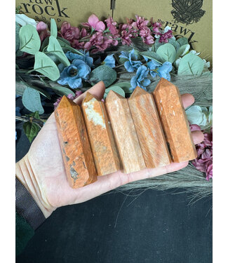 Peach Moonstone Point, Size Large [75-99gr]