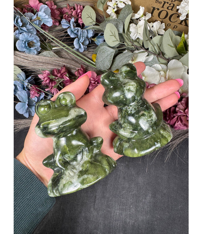 8cm Green Jade Froggie Carving