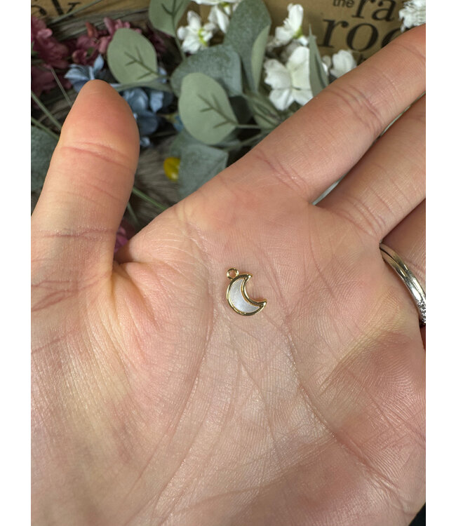 Golden Moon Shell Charm 10mm x 7mm 1 Pack