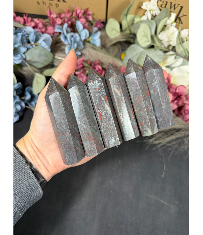 Heliotrope Bloodstone Point, Size Large [75-99gr]
