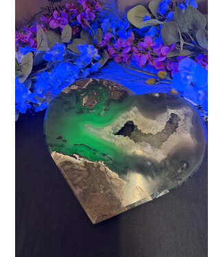 Fluorescent Agate Heart #1 with stand, 5014gr