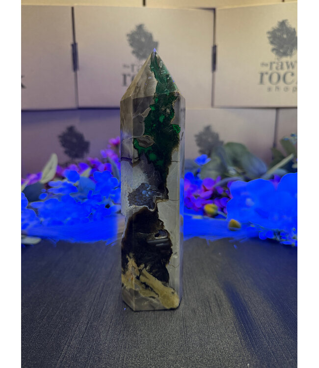 Fluorescent Agate Tower #40, 524gr
