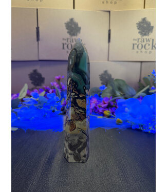 Fluorescent Agate Tower #38, 406gr