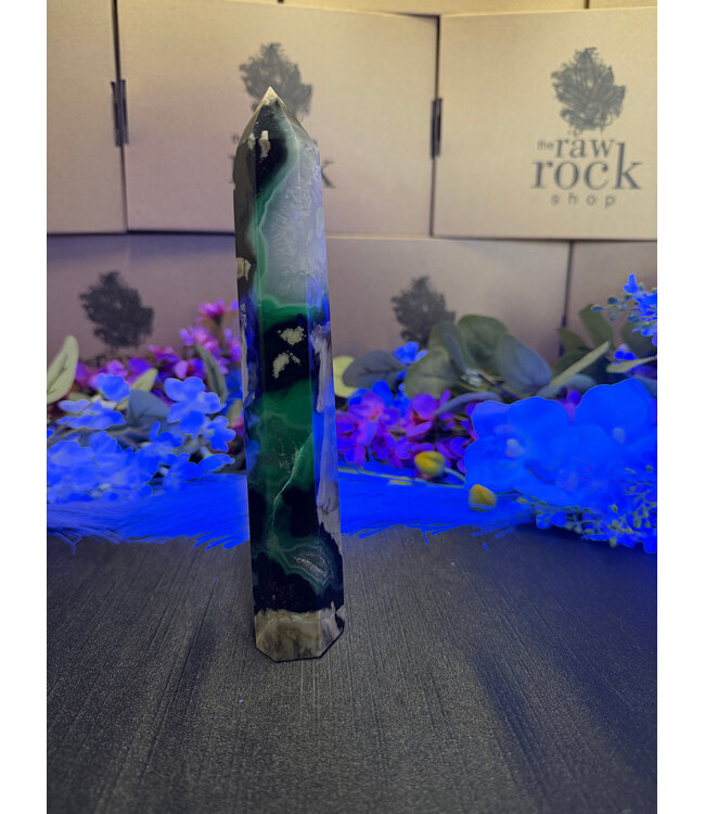 Fluorescent Agate Tower #41, 346gr