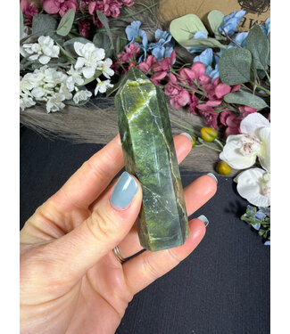 Green Jade Point, Size Large [75-99gr]
