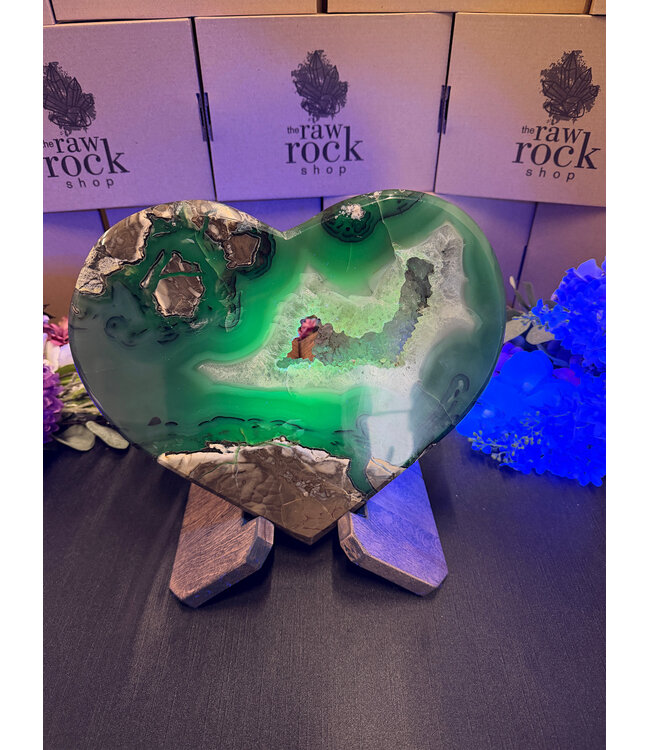 Fluorescent Agate Heart #1 with stand, 5014gr