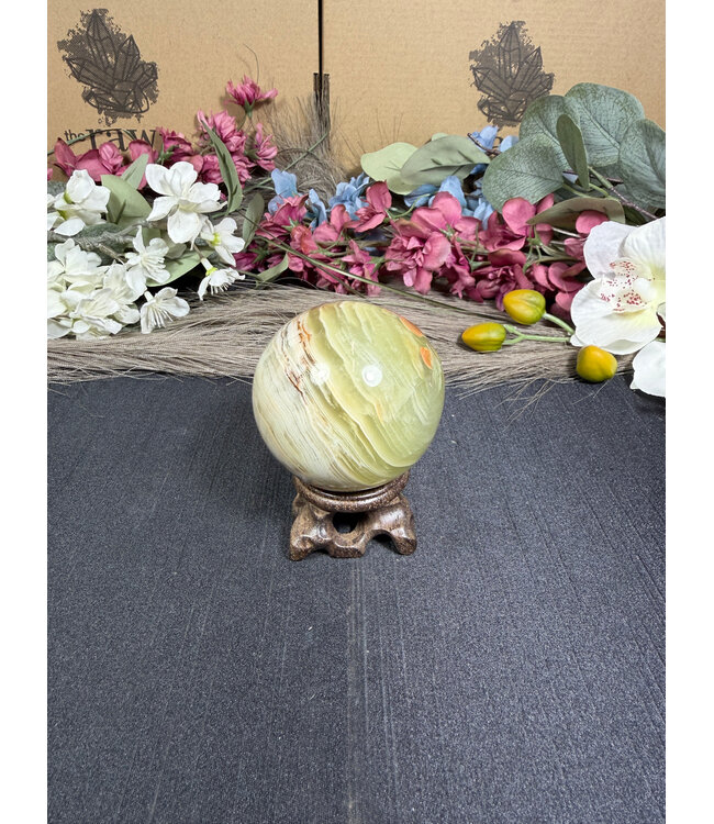 Green Banded Onyx Sphere #8, 252gr, 55.9mm