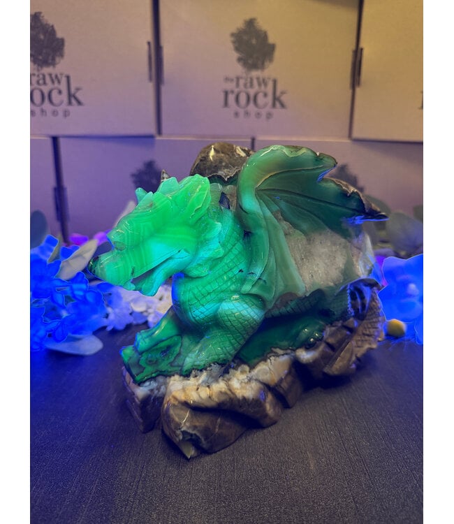 Fluorescent Agate Dragon Statue #1, 3048gr