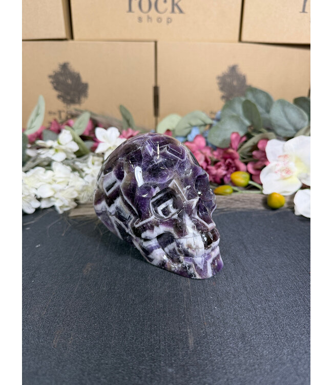 Chevron Amethyst Skull #10, 1074gr
