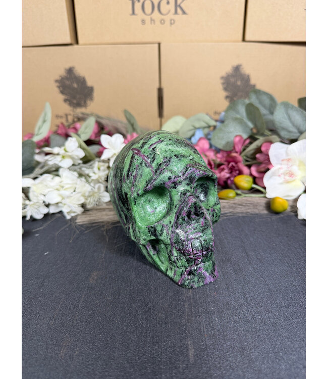 Ruby Zoisite Skull #1, 1822gr