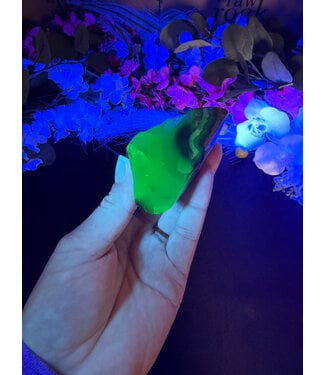 Fluorescent Agate Freeform #13, 70.86gr