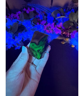 Fluorescent Agate Freeform #14, 81.77gr
