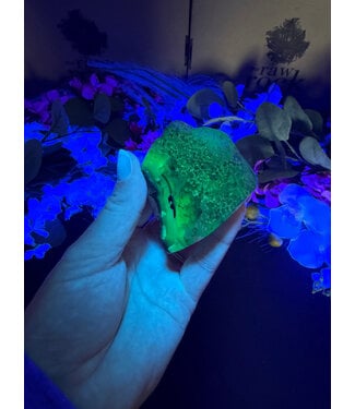 Fluorescent Agate Freeform #16, 115.78gr