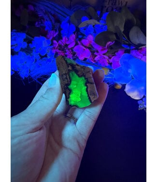 Fluorescent Agate Freeform #83, 65.97gr
