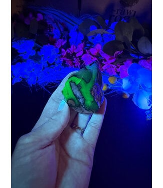 Fluorescent Agate Freeform #81, 65.03gr