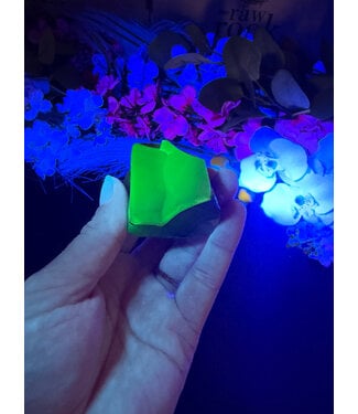 Fluorescent Agate Freeform #82, 82.26gr