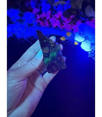 Fluorescent Agate Freeform #74, 67.84gr