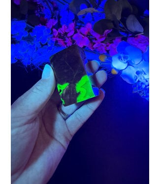 Fluorescent Agate Freeform #72, 109.74gr