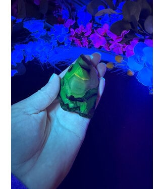 Fluorescent Agate Freeform #67, 97.72gr