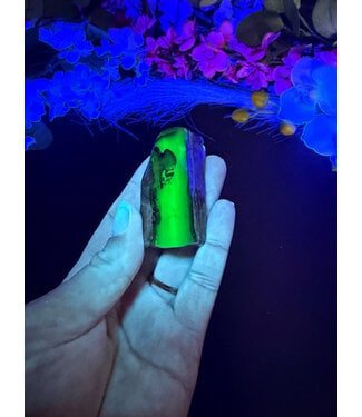 Fluorescent Agate Freeform #63, 67.76gr