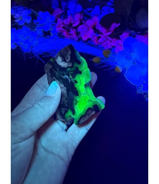 Fluorescent Agate Freeform #50, 126.72gr