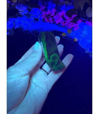 Fluorescent Agate Freeform #39, 57.94gr