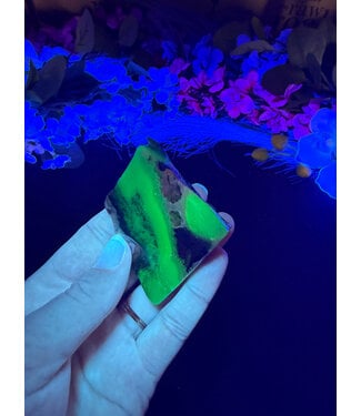 Fluorescent Agate Freeform #36, 95.92gr