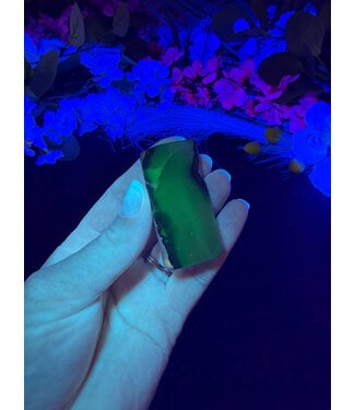 Fluorescent Agate Freeform #34, 42.18gr