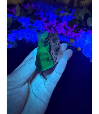 Fluorescent Agate Freeform #32, 60.68gr