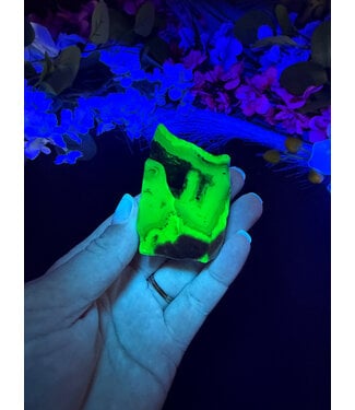 Fluorescent Agate Freeform #29, 70.97gr