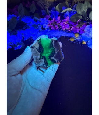 Fluorescent Agate Freeform #25, 73.96gr