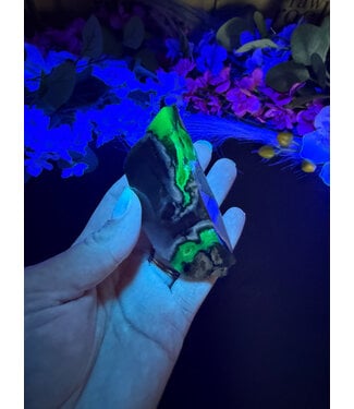 Fluorescent Agate Freeform #24, 111.18gr