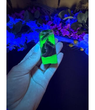 Fluorescent Agate Freeform #23, 72.53gr