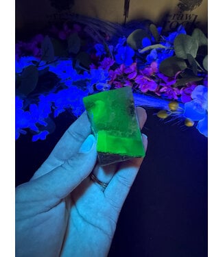 Fluorescent Agate Freeform #20, 74.01gr