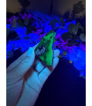 Fluorescent Agate Freeform #18, 57.88gr