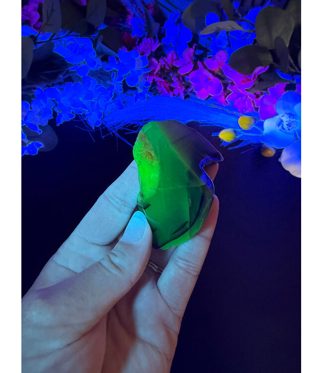 Fluorescent Agate Freeform #8, 83.79gr