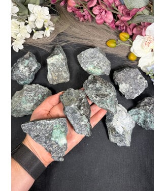 Rough Emerald in Matrix Size 1 [1-99gr]