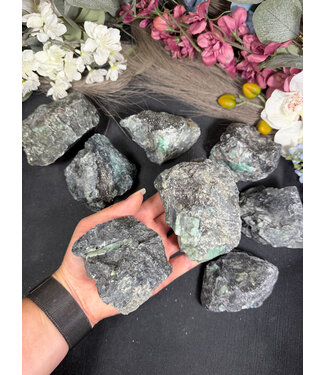 Rough Emerald in Matrix Size 4 [300-399gr]