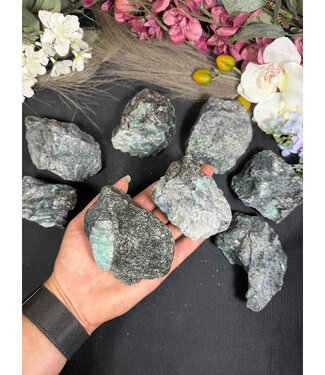 Rough Emerald in Matrix Size 3 [200-299gr]