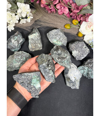Rough Emerald in Matrix Size 2 [100-199gr]