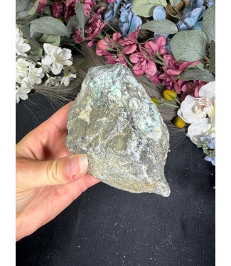 Rough Emerald in Matrix Size 6 [500-599gr]