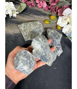 Rough Labradorite Size 4 [300-399gr]