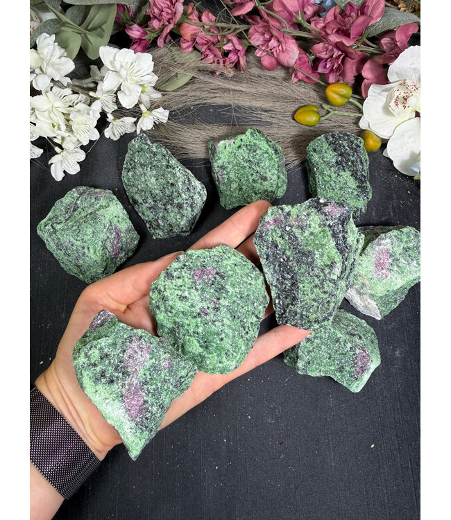 Rough Ruby Zoisite Size 3 [200-299gr]